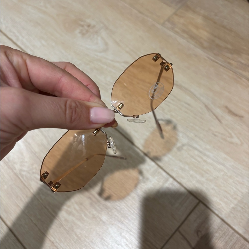 Le Specs pink lens frameless Sunglasses - Picture 4 of 4
